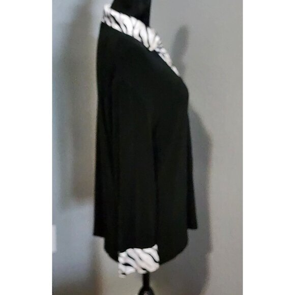 Kiara Women’s Blouse XL Black 3/4 Sleeve Zebra Print Classic Casual Chic Modern - Picture 8 of 8